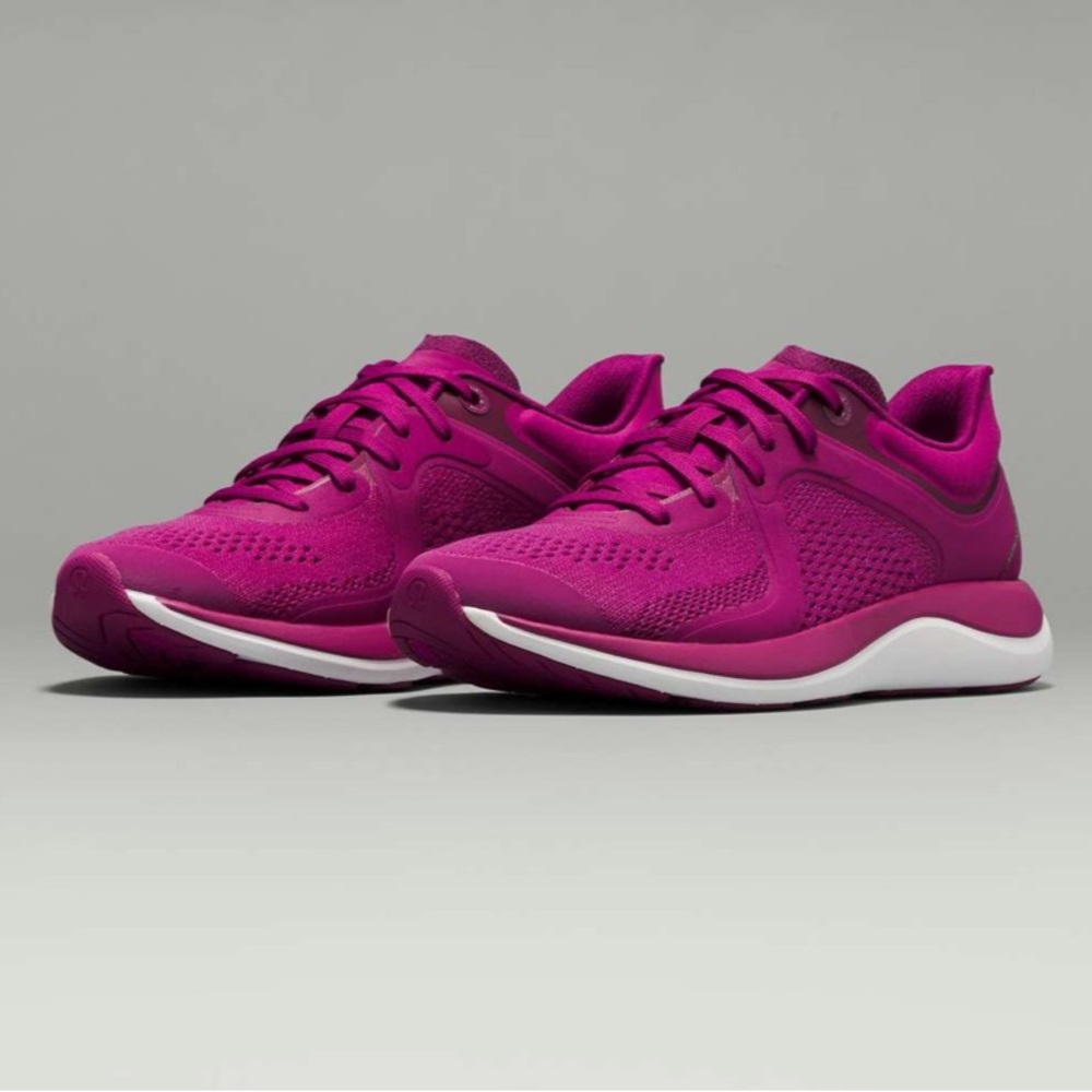 Lululemon Chargefeel Low Womens Workout Shoe Magenta Purple size 10